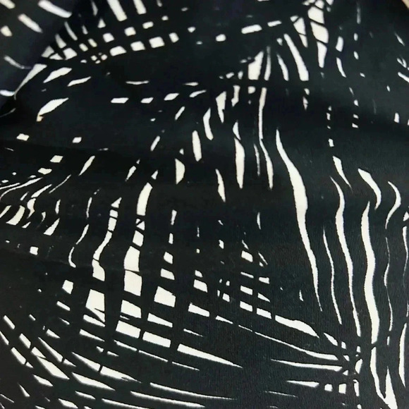 Michael Kors MICHAEL black & white haulter swimsuit ☀️ - Picture 5 of 12